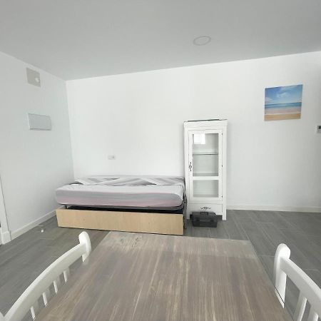 Nuevo Azorin E Conil De La Frontera Exterior foto